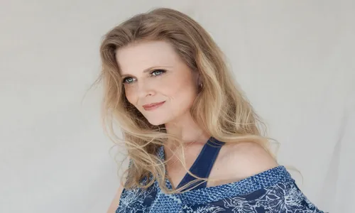 Tierney Sutton